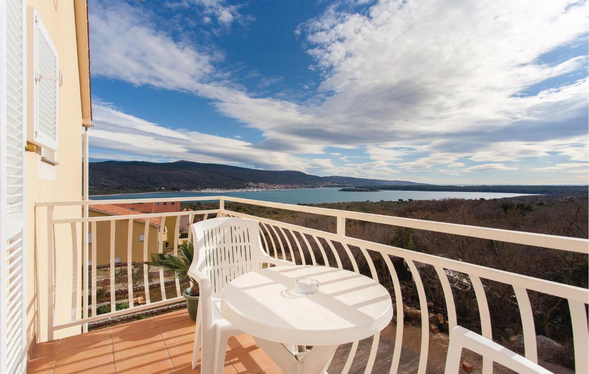 Stunning Apartment In Kornic With House Sea View Buitenkant foto